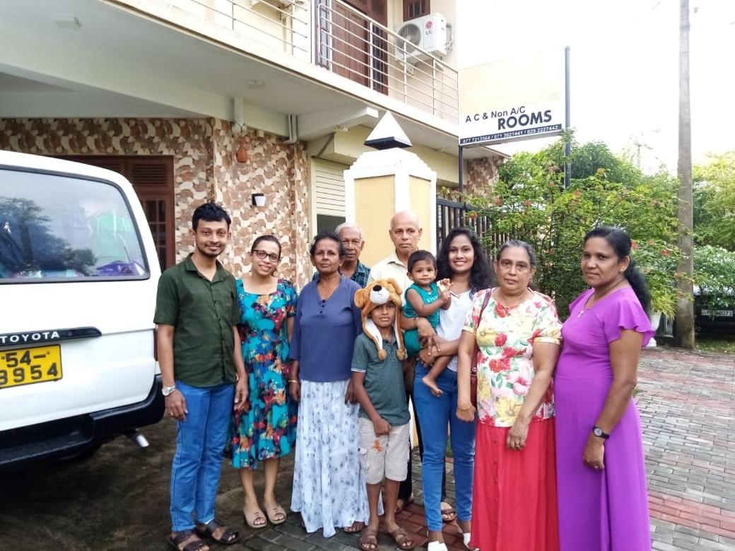 The City Tourist Hotel Anuradhapura Buitenkant foto
