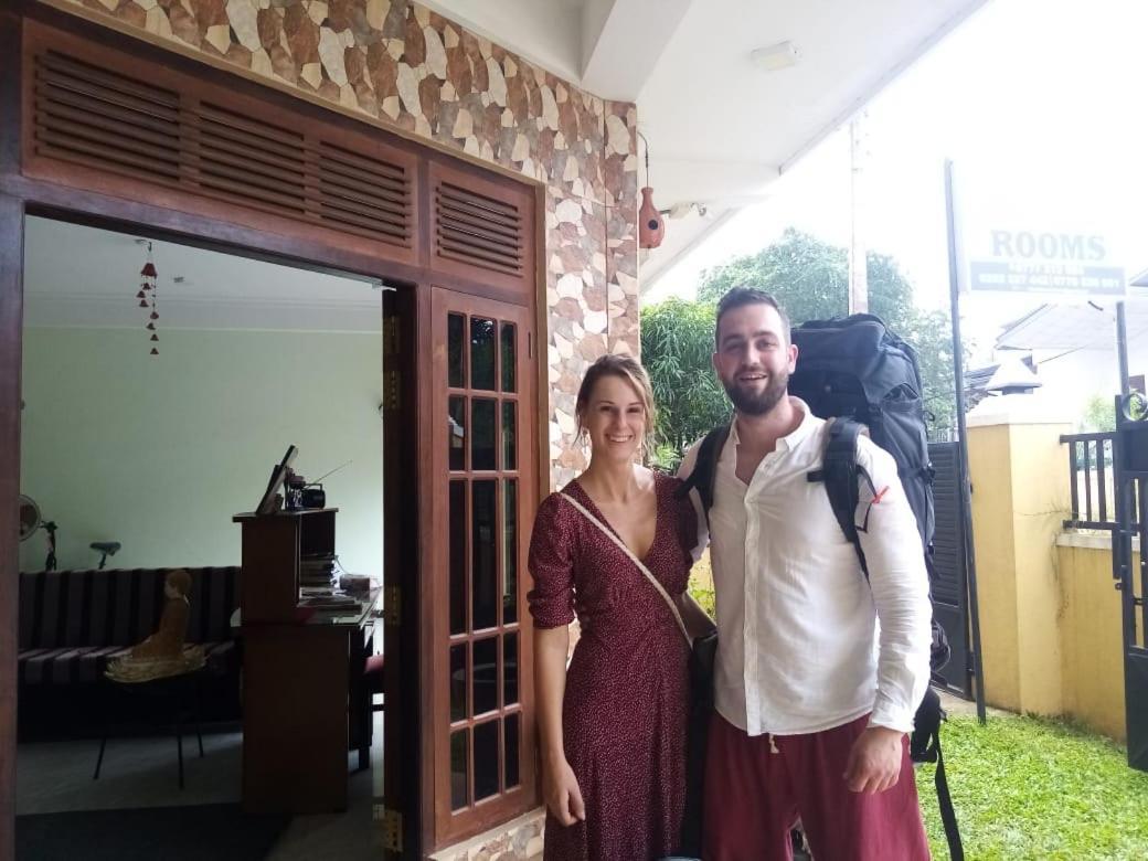 The City Tourist Hotel Anuradhapura Buitenkant foto