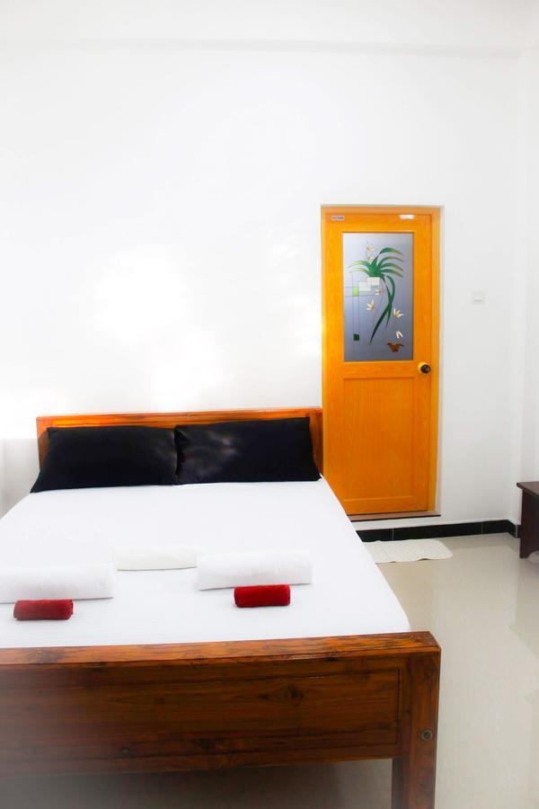 The City Tourist Hotel Anuradhapura Buitenkant foto