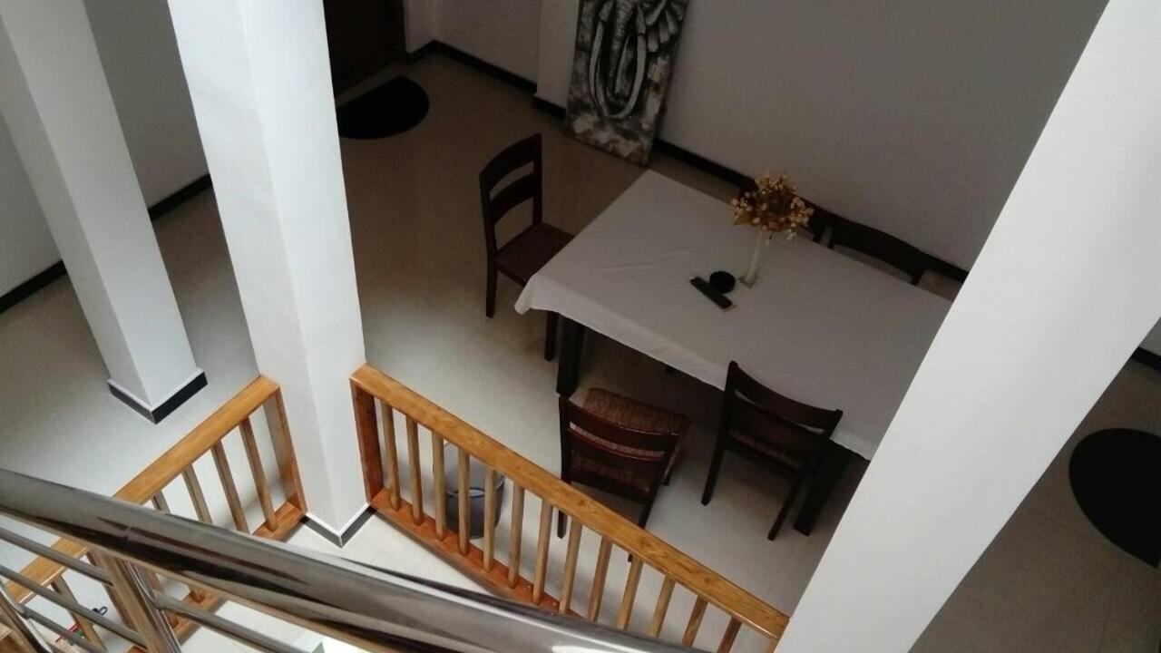 The City Tourist Hotel Anuradhapura Buitenkant foto